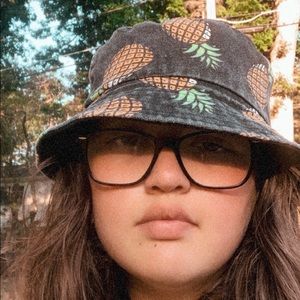 Meet your Posher, Adriana